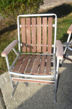 3 Vtg Red Wood Slat &amp; Aluminum Lawn Chairs 1 Rocker Folding 2 Folding Cedar - £118.70 GBP