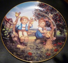 Danbury Mint M.J. Hummel Plate Little Companions &#39;apple Tree Boy &amp; Girl&#39; Nmb - £3.19 GBP