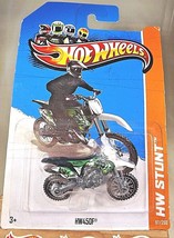 2013 Hot Wheels #97 HW Stunt-HW Moto HW450F Green w/Chrome Lace Spoke Wheels - £6.72 GBP