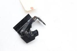 07-13 MERCEDES-BENZ W221 S550 SUSPENSION LEVEL SENSOR & BRACKET E2956 image 6