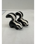 Lot Of 2 1950s WALKER POTTERIES SKUNKS hand Painted Small SKUNK Family - $393.12 MXN