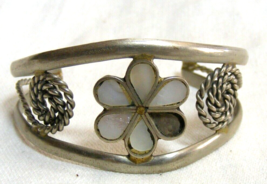 Vintage Alpaca Mexico Sterling Silver Bracelet Mother of Pearl Flower 15-v - $1,378.20 MXN