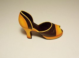 Just The Right Shoe Miniature Retroactive 2000 Style 25146 Raine Willits - £8.00 GBP