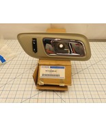 Ford AG1Z-5422600-AC Interior Door Handle Right RH Passenger - $33.84