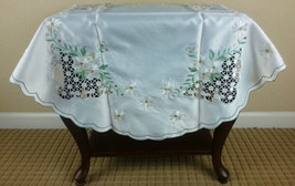 Embroidered Green Flower Tablecloth 33&quot;&quot; Round Night Stand Side End Tabl... - $28.00