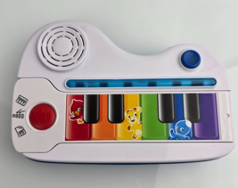 Baby Einstein age 12+ mon Flip &amp; Riff Keytar Musical Guitar &amp; Piano Ligh... - $1,815.30 MXN