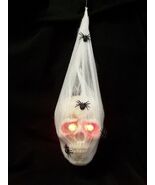 Creepy Skull in Cocoon w/ Spiders &amp; Light up Eyes Halloween Prop Decor M... - $360.99 MXN