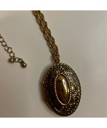 Unique Goldtone Large Locket Pendant Costume Chain Necklace - $14.37 CAD