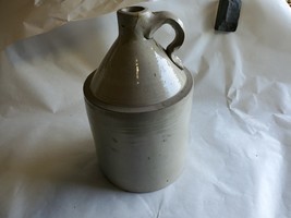 Vintage Unmarked  Cream Colored Stoneware Jug    Good Condition  - $931.81 MXN