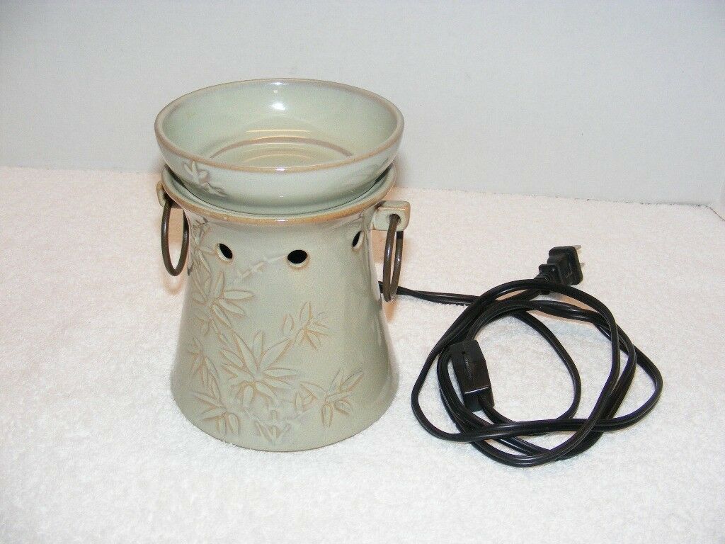 Primary image for SCENTSY FULL SIZE WARMER JAPANESE GREEN REEDS/ TREE DESIGNED GUC