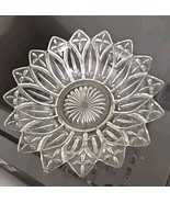Vintage Federal Glass PETAL CLEAR Round Flower Petal Shaped Serving Bowl... - $366.30 MXN