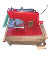 Vintage Boxed Electric Kraemer Little Modiste Battery Sewing Machine,Japan - $54.12 CAD