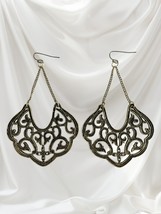 Vintage 1990s–2000s Gold-Tone Filigree Dangle Earrings – Ornate Boho Scroll Desi - $299.28 MXN