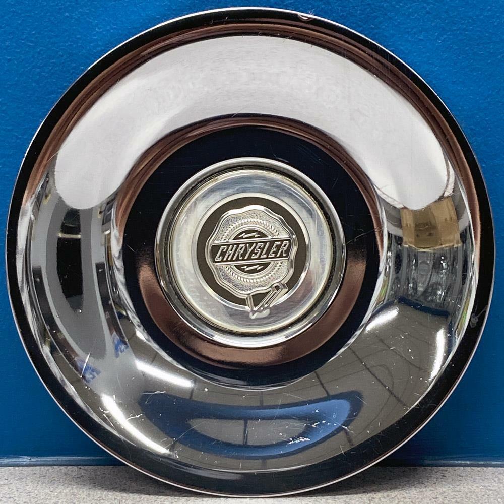 ONE 2004-2007 Chrysler Town & Country # 2211B Chrome Center Cap 04743572AA USED - $38.00