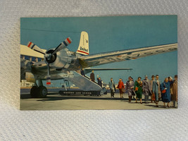 Vtg United Air Lines Postcard DC-6 Airplane with Disembarking Passengers Unused - £23.94 GBP