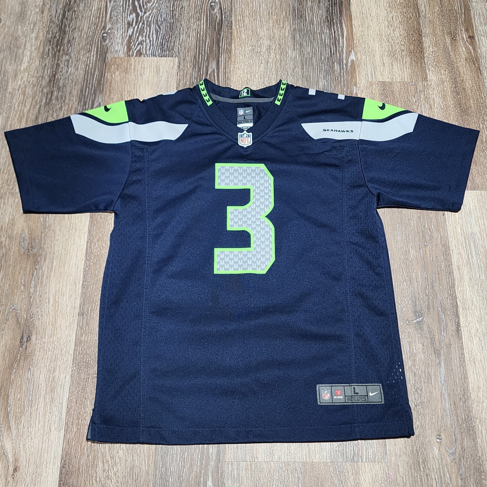Nike NFL #3 Seattle Seahawks Russell Wilson Jersey Youth Size L  14/16 - $19.99