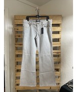 NWT Noir by White House Black Market Grey Flare Jeans Size 14 BBL JD - $456.30 MXN