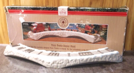 Hallmark Keepsake Ornament 1991 Train Trestle Display Stand Claus Co. Co... - $10.82 CAD