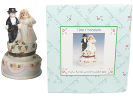 Madame Alexander Bride and Groom Wedding Ring Cake Topper Love is in the Details - £23.73 GBP