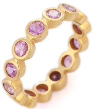 Pink Sapphire Band Ring in 18K Yellow Gold - £607.51 GBP