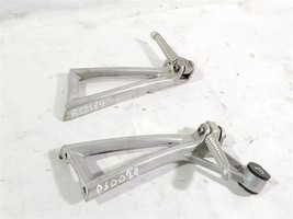 Left and Right Footrest Pair for Yamaha Motorcycle YZF-R6 YZFR6 OEM 2003... - $60.70 CAD