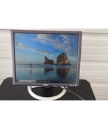 Dell 1901FP 19&quot; LCD Monitor 4-USB, DVI &amp; VGA Ports w/ Stand, VGA cable &amp;... - €33,73 EUR