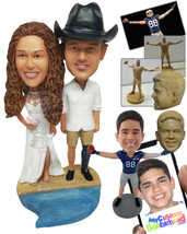 Personalized Bobblehead Couple On The Beach With Man Dressed As A Pirate - Weddi - £124.24 GBP