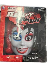 Dc Comics Harley Quinn Vol. 1: Hot In The City Book &amp; Mask Set Nib Sealed - £17.93 GBP