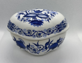 Vintage Venna Woods Blue &amp; White Fine Bone China Trinket Box - $11.88