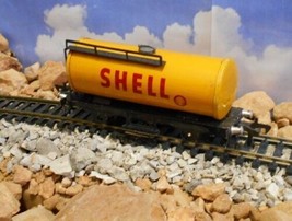HO Scale: Fleischmann Shell Oil Tanker, German Vintage Model Railroad Train - £11.84 GBP