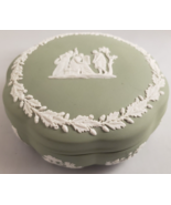 Wedgwood Jasperware Large Round Scalloped Candy Box Cream Color on Celadon - $76.94 CAD