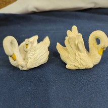 2 Vintage Porcelain Swans - £7.69 GBP