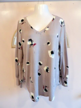 Maurices 24/7 Ladies&#39; XXL Kit top Sweater Gray Floral Long Sleeve V Neck - £14.67 GBP