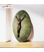 Large antique crucifix in burnished brass on a wooden panel fo - $2,023.90 MXN