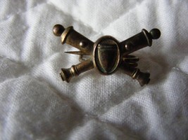 WW2 Sweetheart Pin Army Coastal Artillary    b - $551.17 MXN
