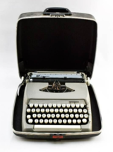 Vintage 1963 Smith-Corona Sterling Typewriter with the Case 5AX Beautiful Shape! - £118.17 GBP