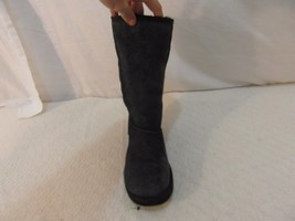 Adult Women&#39;s Black Sheepskin Leather 8 Mid Calf Furry RIGHT BOOT ONLY 33342 - £13.61 GBP