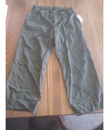 A Pea In The Pod XS Maternity Green Capri&#39;s - $81.33 CAD