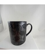 Pier 1 Black Coffee Cup Dimensional with strawberries and leaves  10 oz. - $221.16 MXN