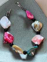 Colorful Dyed Seashell Nugget &amp; Small Plastic Bead Bracelet – 7.5 inches long x - £10.25 GBP