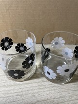 Vintage 70s Colony Black & White Flower pattern lowball glasses set of 4 image 4