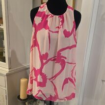 VINCE CAMUTO Pink Geometric Sleeveless Blouse Size Medium - $23.76