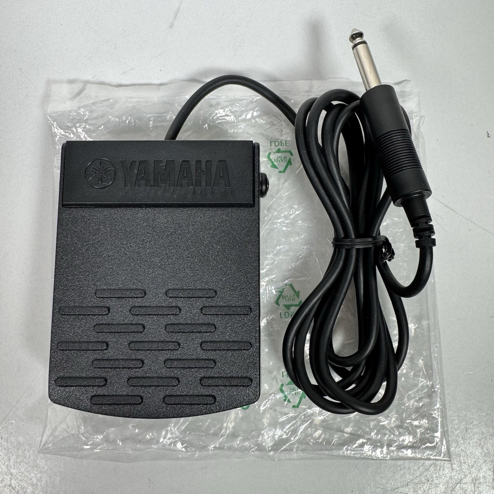 Yamaha FC5 Electronic Keyboard Compact Foot Switch Style Sustain Pedal - $15.83