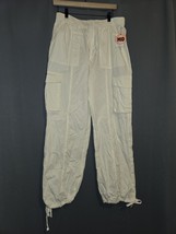 YMI JEANS Creme Mid Rise All Day Cargo Pants Size Medium  NWT - $601.20 MXN