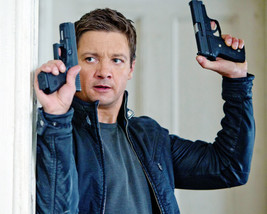 Jeremy Renner With Guns From The Bourne Legacy 16x20 Canvas Giclee - £55.94 GBP