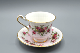 Paragon Red Pink Roses Teacup Saucer Montrose Shape England 1957+ N52 - $29.02