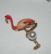 New Betsey Johnson Flamingo Pearl Cute Pin Brooch Lapel Beautiful Jewelry - £12.78 GBP