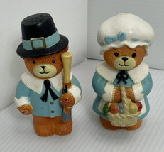 Vintage Enesco Thanksgiving Pilgrim Bears Salt &amp; Pepper Shakers 3.5” - £5.82 GBP