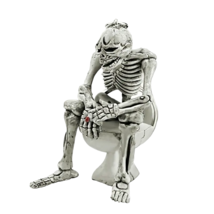 Resin Skeleton Sitting on a Toilet Key Ring - New - £11.81 GBP