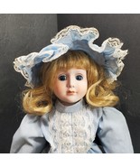 1998 HERITAGE Victorian Fashion Girl Doll 17&quot; Music Box Play Artist Hand... - £12.01 GBP